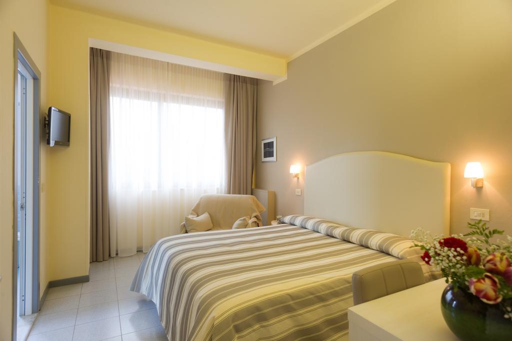 Hotel Gemma Del Mare Marina di Pietrasanta Kültér fotó