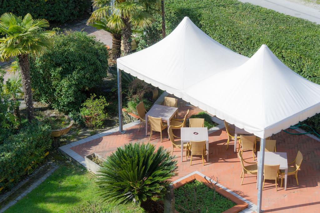 Hotel Gemma Del Mare Marina di Pietrasanta Kültér fotó