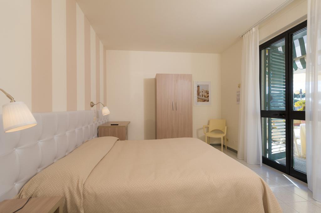 Hotel Gemma Del Mare Marina di Pietrasanta Kültér fotó