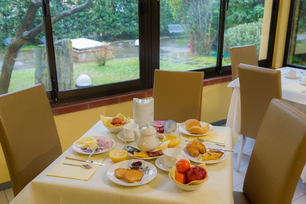 Hotel Gemma Del Mare Marina di Pietrasanta Kültér fotó