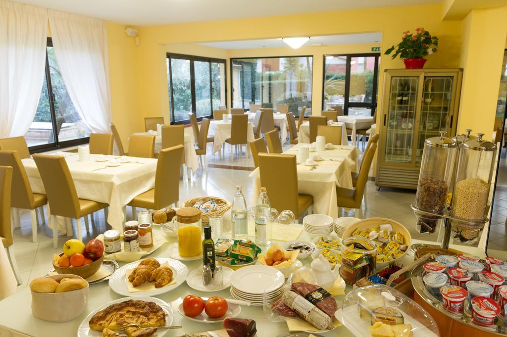 Hotel Gemma Del Mare Marina di Pietrasanta Kültér fotó